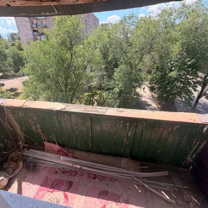 Фото Продам 2- к. квартиру по цене 1- к. квартиры, в центре Луганска, ул. Советская 90 (р- н ост. Донбасс)
