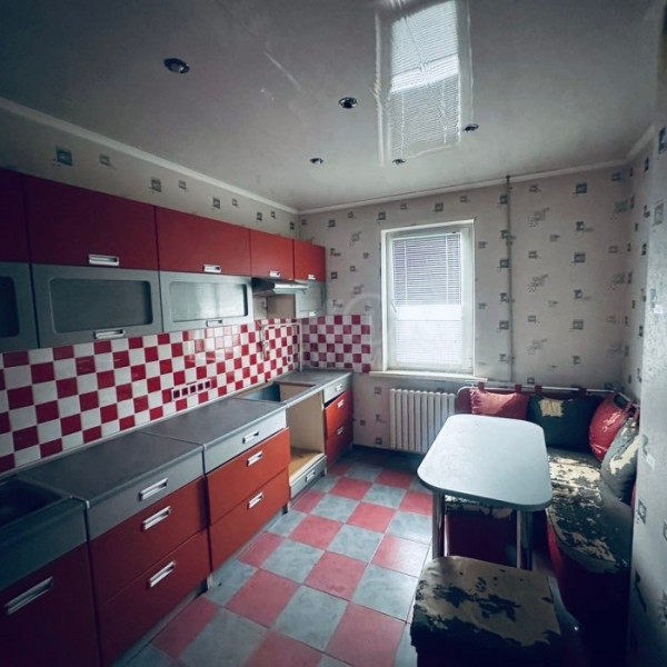 Фото Продам 3к квартиру на 1ом Микрорайоне