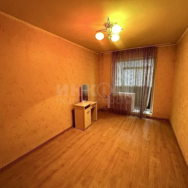 Фото Продам 3к квартиру на 1ом Микрорайоне