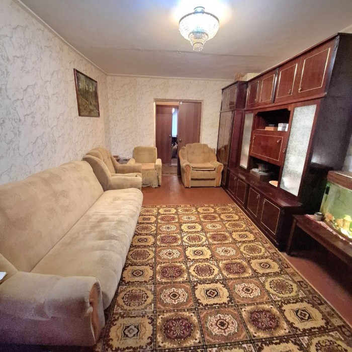 Фото Продам 4-х комн квартиру в центре Луганска. Ул. Фрунзе, (р-н краеведческого музея, банка ВТБ).