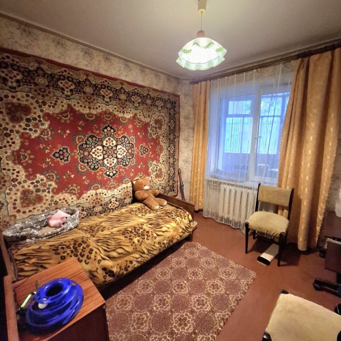 Фото Продам 4-х комн квартиру в центре Луганска. Ул. Фрунзе, (р-н краеведческого музея, банка ВТБ).