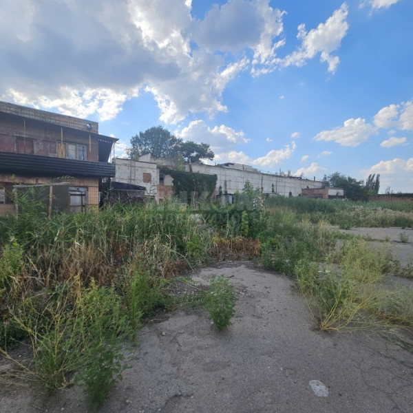 Фото Продам Помещения 2253м2 и 1га земли на территории завода Ленина