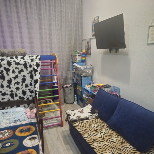 Фото Продам 2к Красная Площадь 2 Сталинка