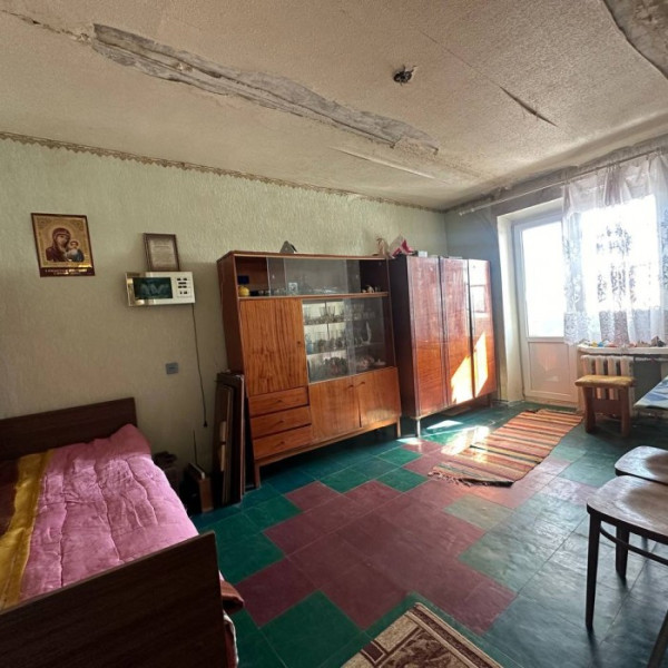 Продам 2- к. квартиру 52 кв. м. (улучшенная планировка), г. Луганск, ул. Градусова (Курская дуга).