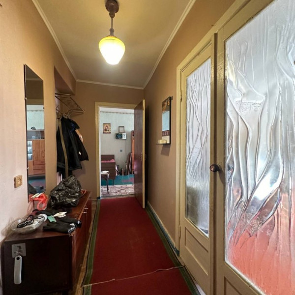 Фото Продам 2- к. квартиру 52 кв. м. (улучшенная планировка), г. Луганск, ул. Градусова (Курская дуга).