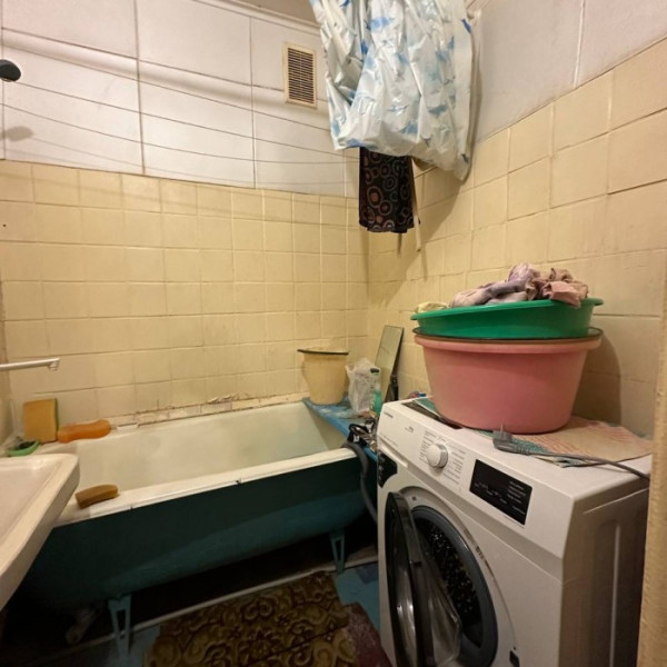 Фото Продам 2- к. квартиру 52 кв. м. (улучшенная планировка), г. Луганск, ул. Градусова (Курская дуга).