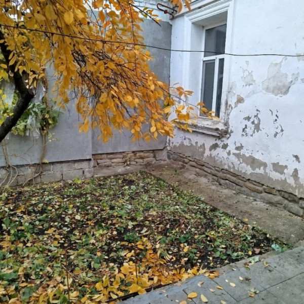 Продам 2-к квартиру в Камброде на квартале Тепловозостроителей 1/1этаж. дома