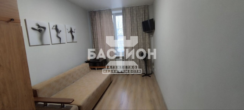 4-х комнатная квартира улица Польского 6, ID:2026540