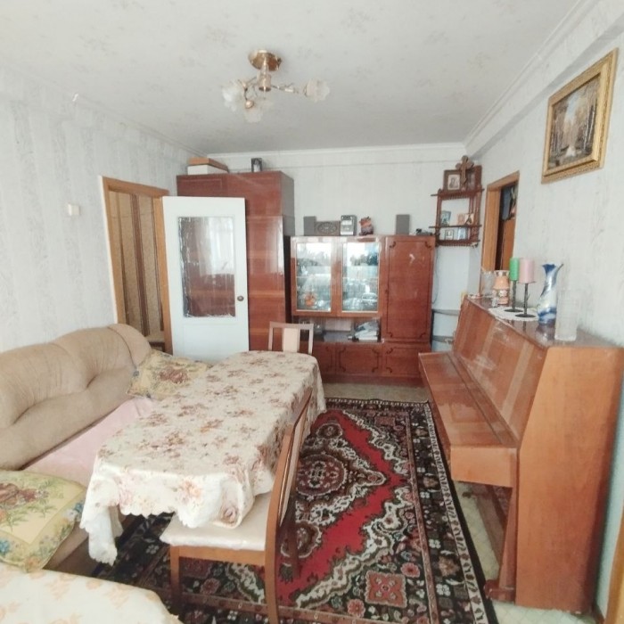 Продам 3- х комнатную квартиру на кв. Солнечном.