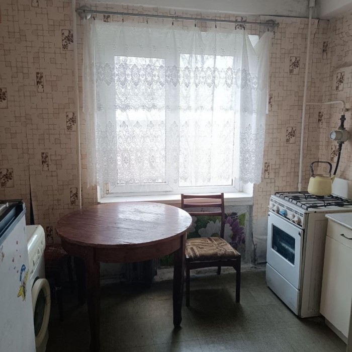 Продам 1комн квартиру в г Луганск ул Брестская