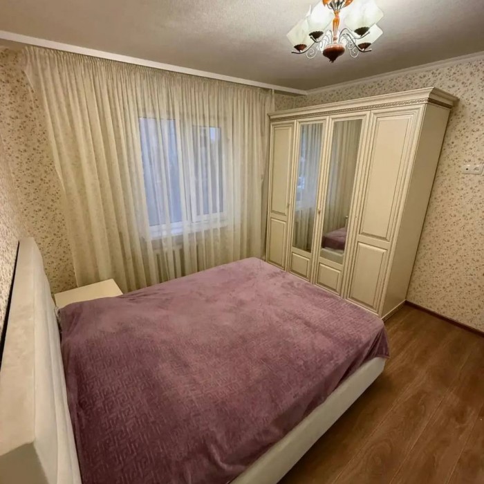 Фото Продам 2-х комнатную квартиру кв. Якира.