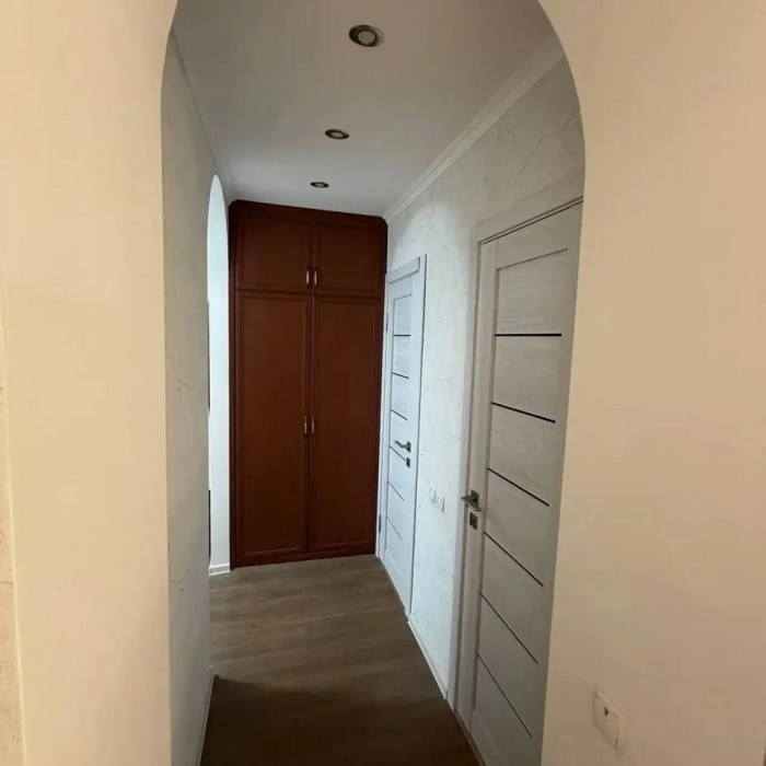 Фото Продам 2-х комнатную квартиру кв. Якира.