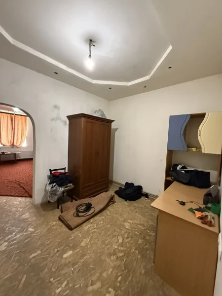 Фото Продаётся 4-комнатный дом + коммерческое помещение в городе Стаханов, ул. Мичурина (центральная часть города)