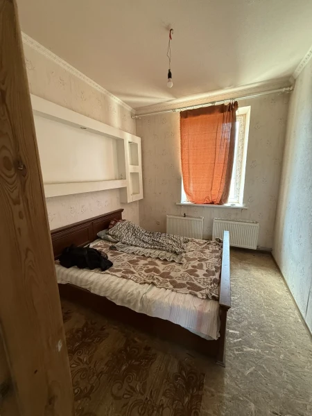 Фото Продаётся 4-комнатный дом + коммерческое помещение в городе Стаханов, ул. Мичурина (центральная часть города)