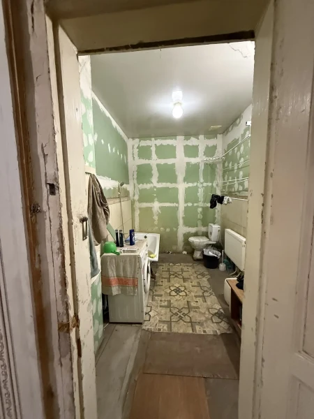 Фото Продаётся 4-комнатный дом + коммерческое помещение в городе Стаханов, ул. Мичурина (центральная часть города)