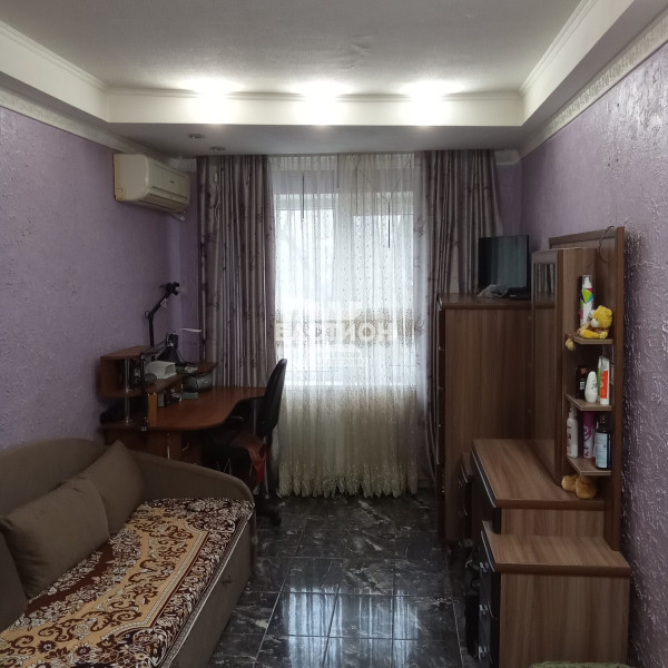 2-комнатная квартира, квартал Комарова, 30, ID: 2020570