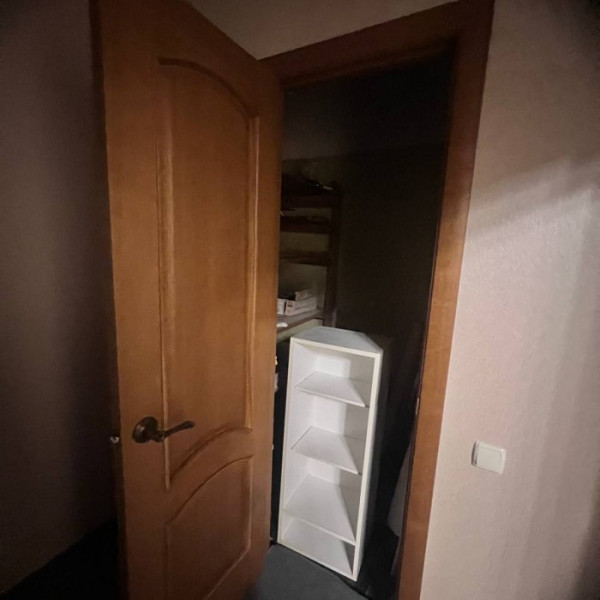 Фото Продам 2х комнатную квартиру рядом с центральным рынком по улице Челлюскинцев