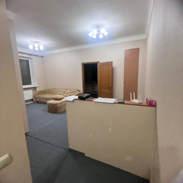 Фото Продам 2х комнатную квартиру рядом с центральным рынком по улице Челлюскинцев