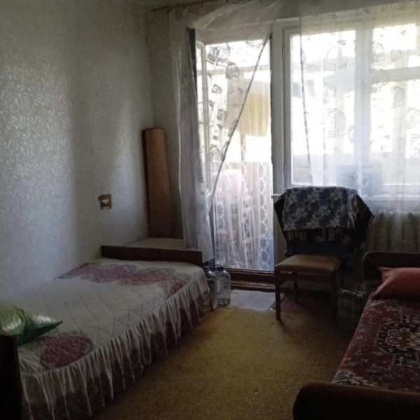 Продам 2к квартиру на кв. Королева, 4/5эт