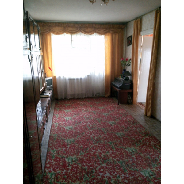 4-комн. квартира, кв-л 50 лет Октября 37