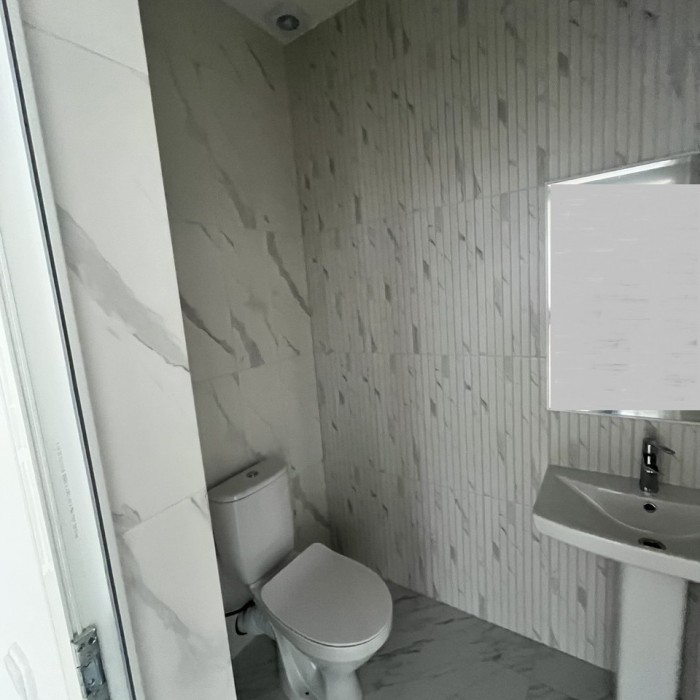 Фото Продам коммерческие помещения в г. Луганск, кв. Молодежный, ЖК Оксфорд 2009г. постройки (р- н ТЦ Атриум)