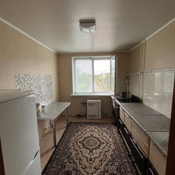 Продам 4-комн. п. Фабричное, р-н магазина Авис