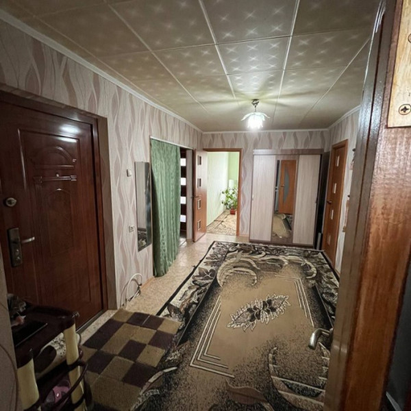 Фото Продам 4-комн. п. Фабричное, р-н магазина Авис