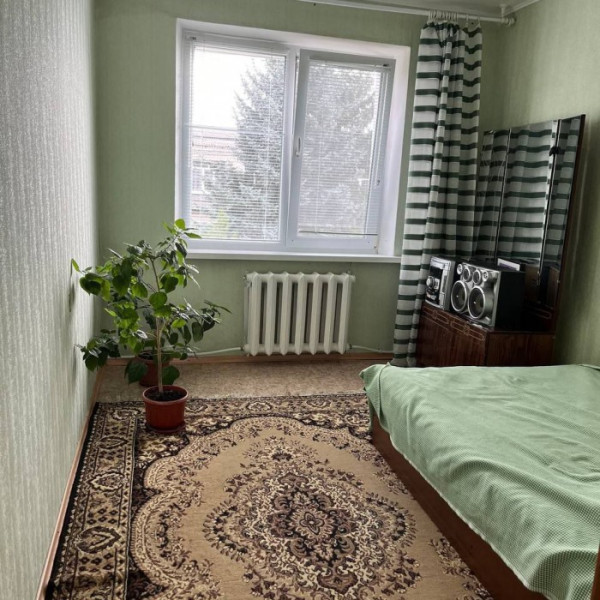 Фото Продам 4-комн. п. Фабричное, р-н магазина Авис