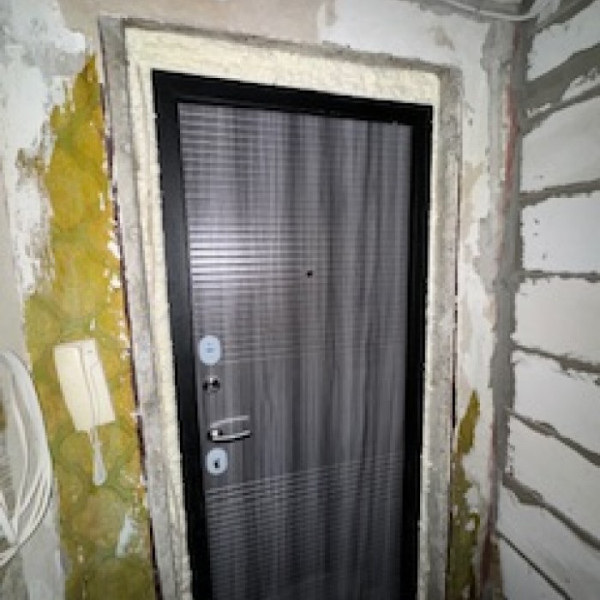 Фото Продам 1 комнатную квартиру на 1-й микрорайоне