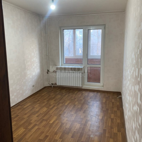 Фото Продам 6-ти комн квартиру в г. Луганск, 1-й Микрорайон