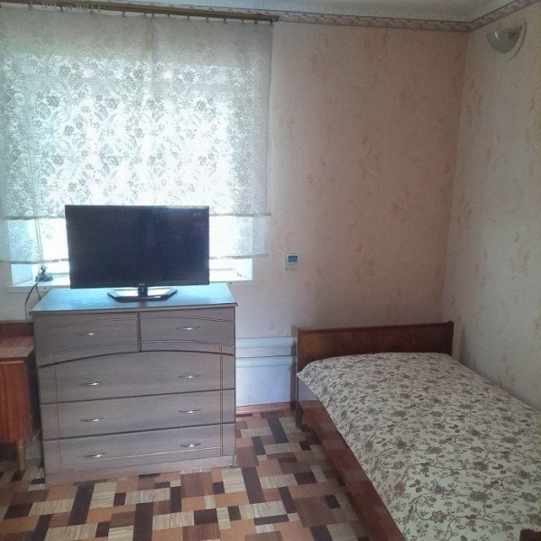 Фото Продам дом по ул. Ростовская (городок ОР, р-н станции скорой помощи). г. Луганск