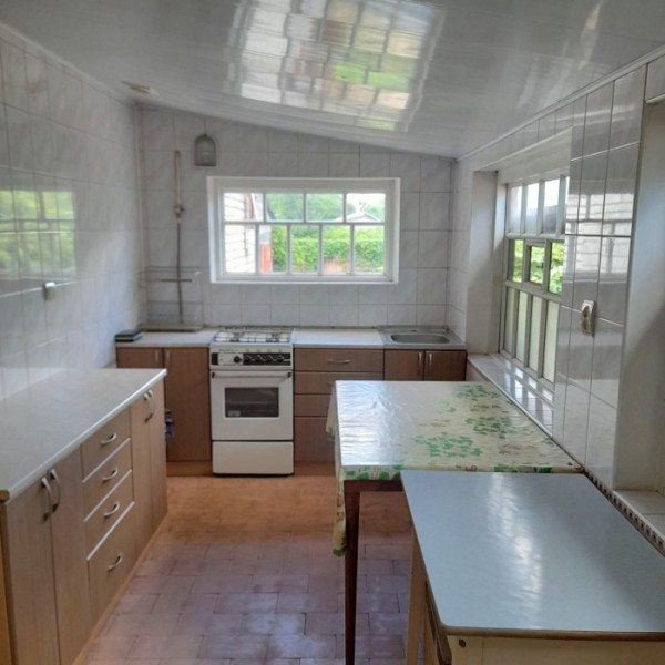 Фото Продам дом по ул. Ростовская (городок ОР, р-н станции скорой помощи). г. Луганск