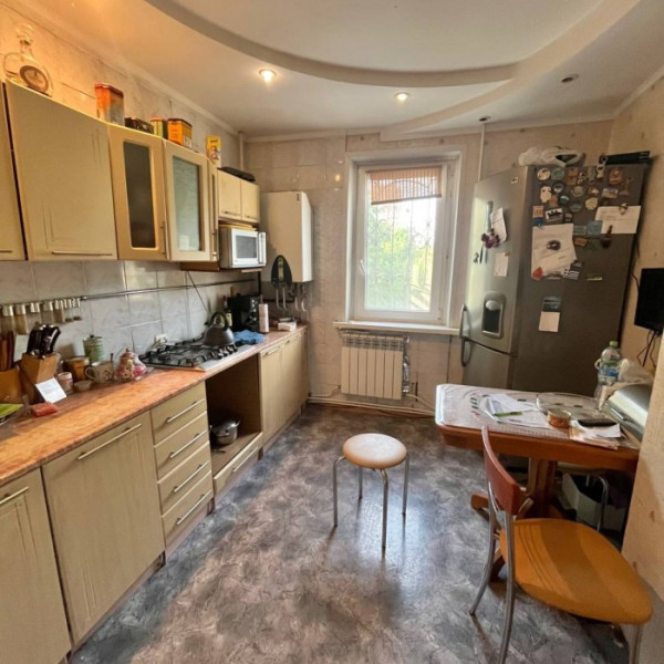 Фото Продам 4-кк с АВТОНОМНЫМ ОТОПЛЕНИЕМ на кв. Мирный 2 этаж 9 этажного дома