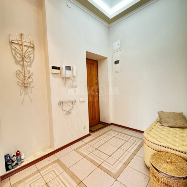 Фото Продам 2х комнатную квартиру в центре