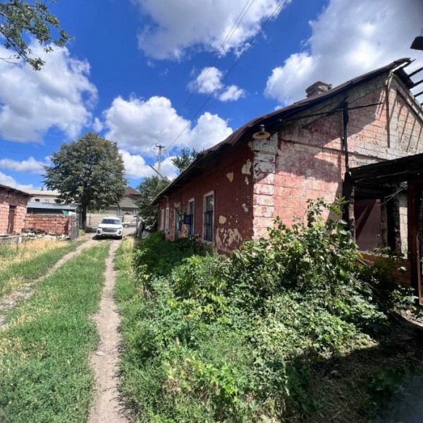 Фото Продам большой дом на два входа ул Кирова, район старого ж/д вокзала. Общая площадь 81,6 кв. м