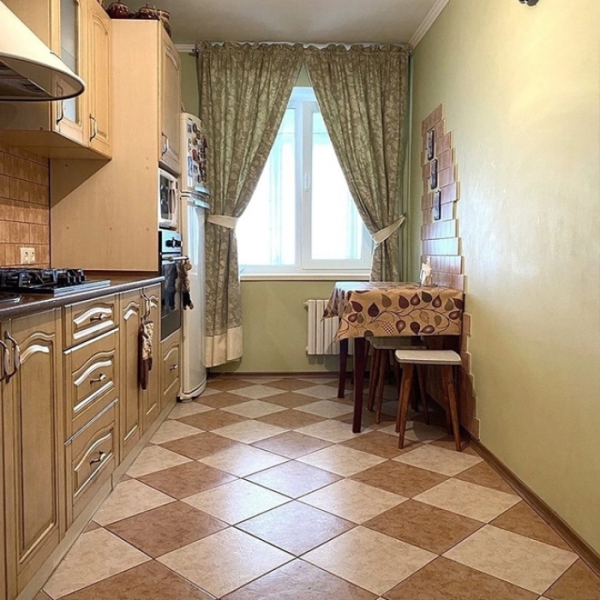 Продам 3к квартиру в центре, Ул Зозулина