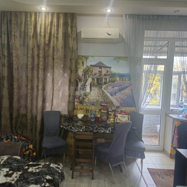 Фото Продам 2к Красная Площадь 2 Сталинка