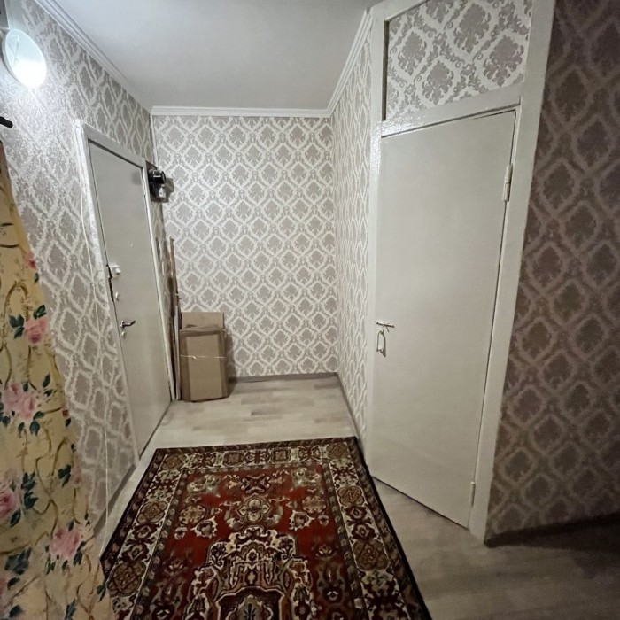 Фото Продам просторную 1- к. квартиру, г. Луганск, кв. Героев Сталинграда (р- н Шашлык Хаус)