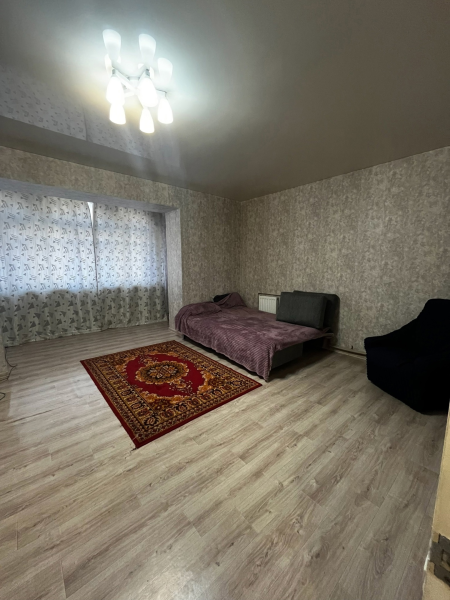 СДАМ 1-КОМНАТНУЮ КВАРТИРУ НА ДЛИТЕЛЬНЫЙ СРОК (Стаханов, ул. Дзержинского, 24)