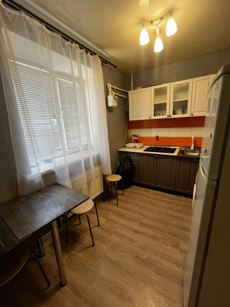 Фото СДАМ 1-КОМНАТНУЮ КВАРТИРУ НА ДЛИТЕЛЬНЫЙ СРОК (Стаханов, ул. Дзержинского, 24)