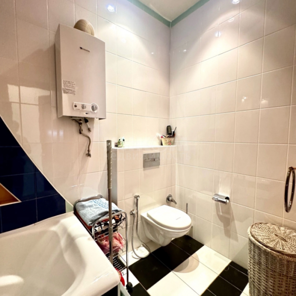 Фото Продам 2х комнатную квартиру в центре