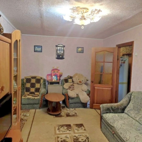 Продается 2-комнатная квартира на кв Солнечный, г. Луганск.