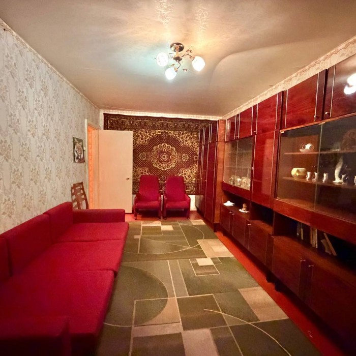 Фото Продам 2-комн. кв. Комарова, р-н СМ Семья