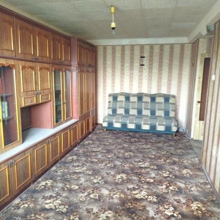 Продам 2-к квартиру на кв. Ватутина, г. Луганск.
