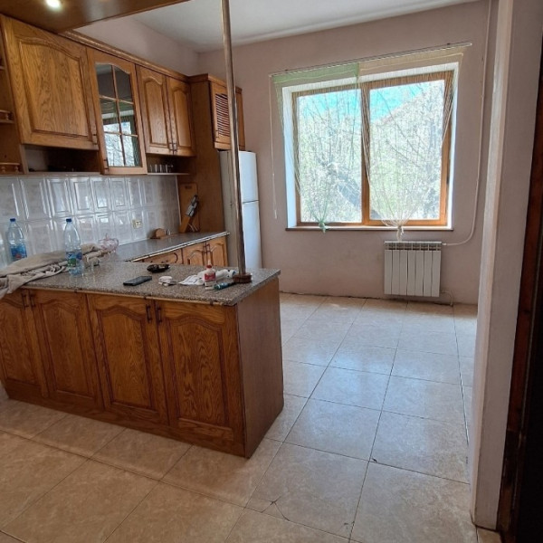 Фото Продам 2-х этажный дом в Центре г Луганск, ул. Оборонная