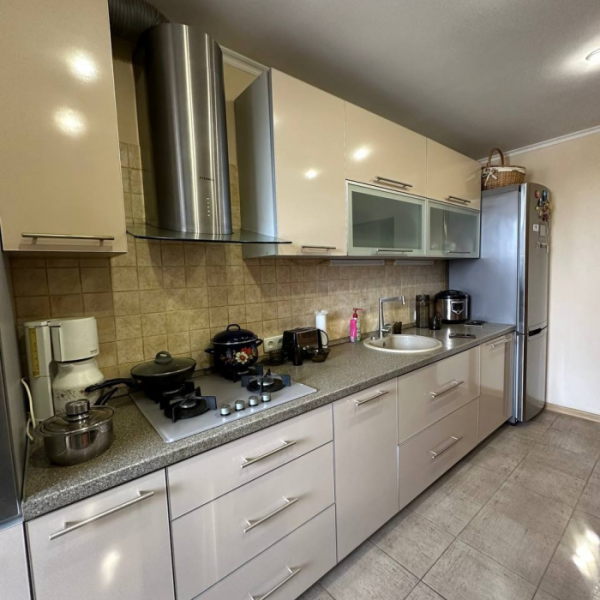 Продам 3к квартиру в центре