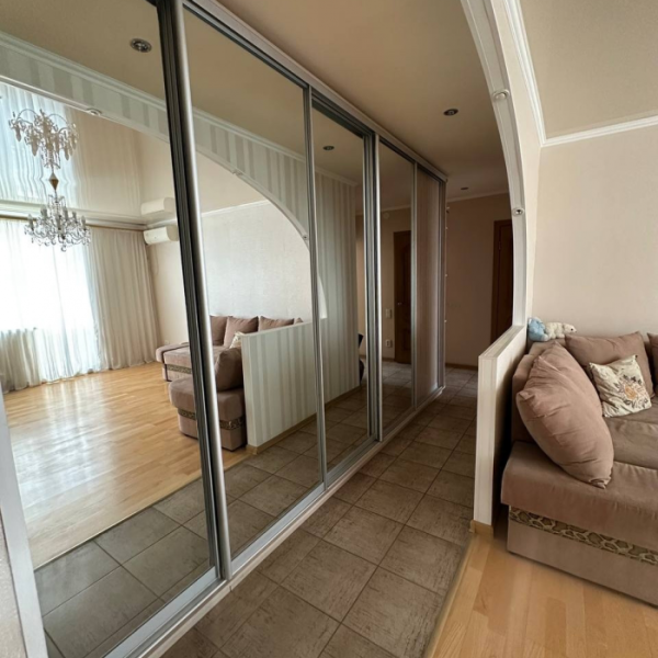 Фото Продам 3к квартиру в центре