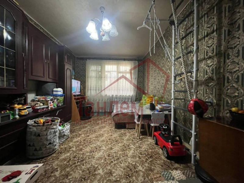 Фото 2 комнатная, 43. 6м², 3/5эт. , кв. Комарова (район к/т Мир), Жовтневый р-н - Объект №98