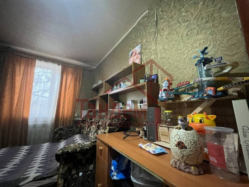 Фото 2 комнатная, 43. 6м², 3/5эт. , кв. Комарова (район к/т Мир), Жовтневый р-н - Объект №98