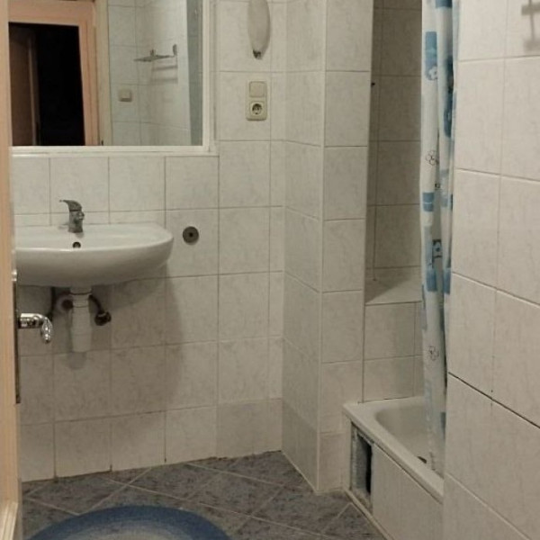 Фото Продам просторную 3-х комнатную квартиру по ул. Ватутина 2/9 эт.